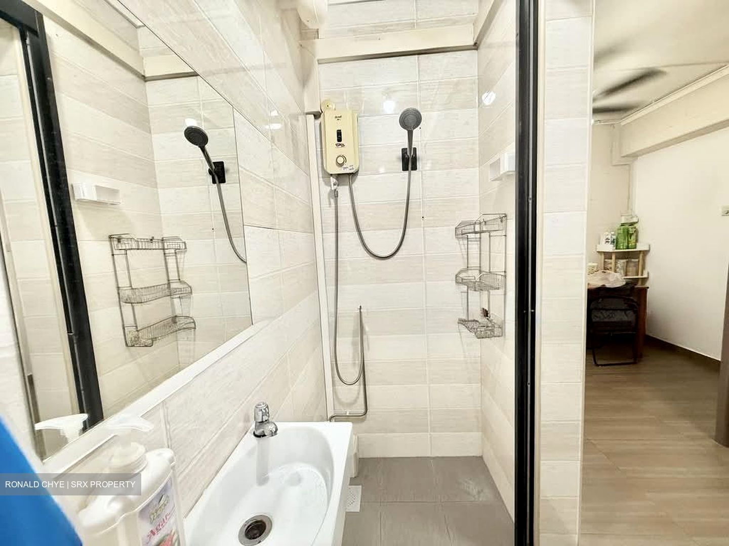 Blk 833 Hougang Central (Hougang), HDB Executive #563797441